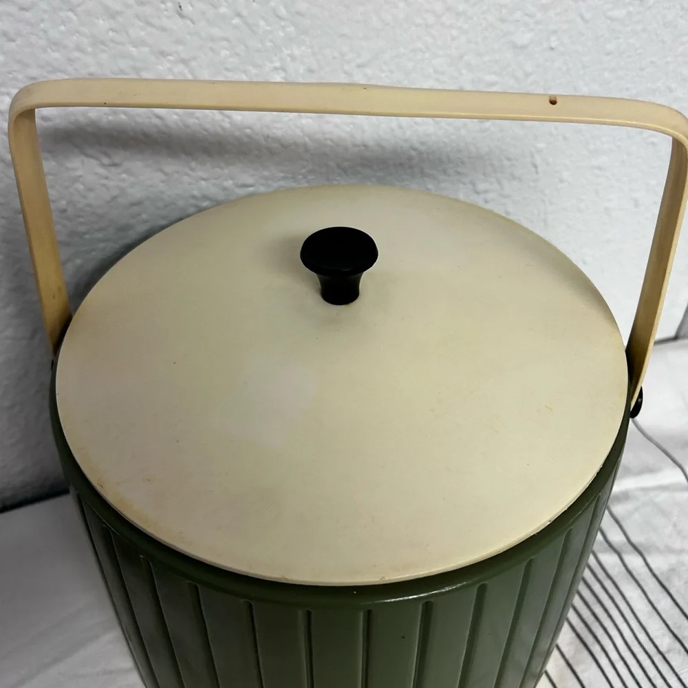 Vintage Green Thermo Ice Bucket Cooler with Lid Green and white